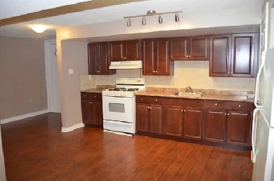 2 Bedroom 1  bath Basement Apartment 1 car parking Image# 4