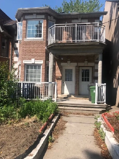 Lansedowne/Dundas 3 bedroom Apartment for rent Image# 8