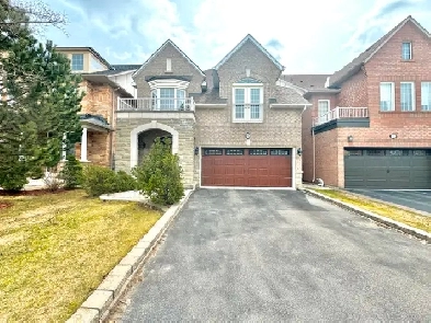 4 BED   3 BATH WITH BASEMENT HOME IN THORNHILL Image# 9
