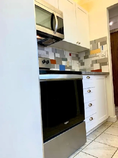 ONE BEDROOM APARTMENT IN DOWNTOWN EDMONTON Image# 10
