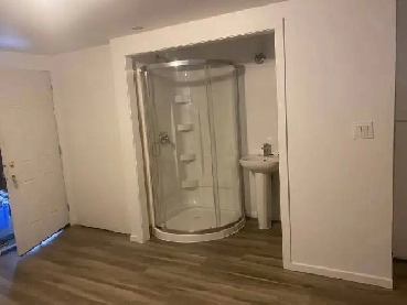 4 beds 2 baths basement suite Image# 3