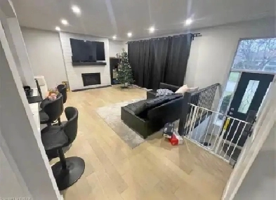 Private room for rent - Near White Oaks Mall Image# 1