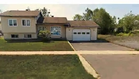 4 Bedroom House for Sale - Optional Adjacent Lot Available! Image# 4