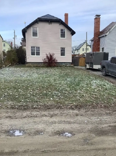 IROQUOIS FALLS ….4 BEDROOM HOME Image# 1