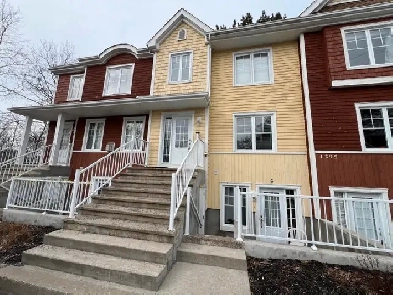 2ch. Entièrement meublé!  Libre Image# 1