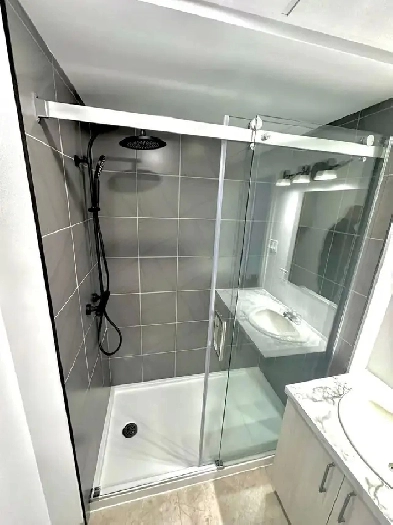 41/2 Entièrement rénové Image# 3