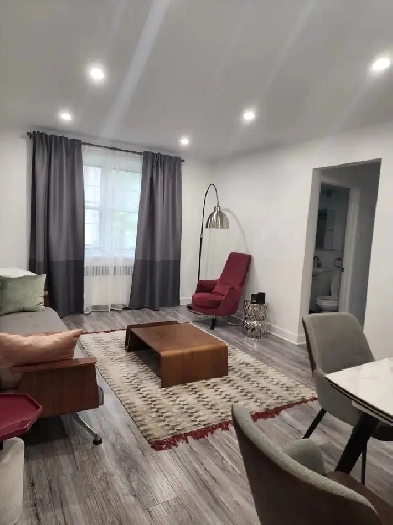 Magnifique, meublé 3 1/2 -dans le quartier Côte-Des-Neiges Image# 1