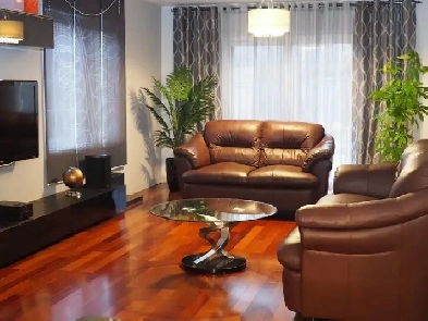 Beautiful House in Richmond Hill on a quiet child safe court Image# 1