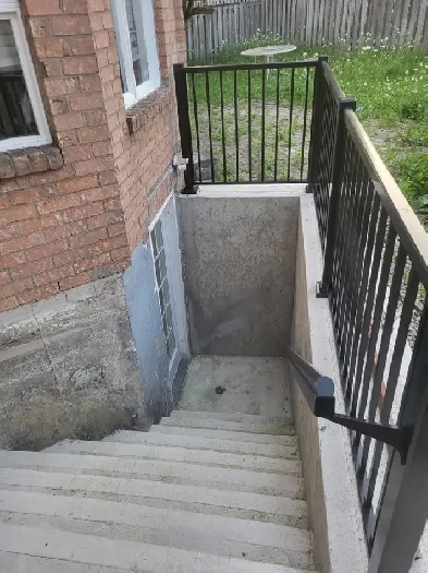 3 Bedroom Shared Unit - 1 Bedroom Available May 1st Image# 1