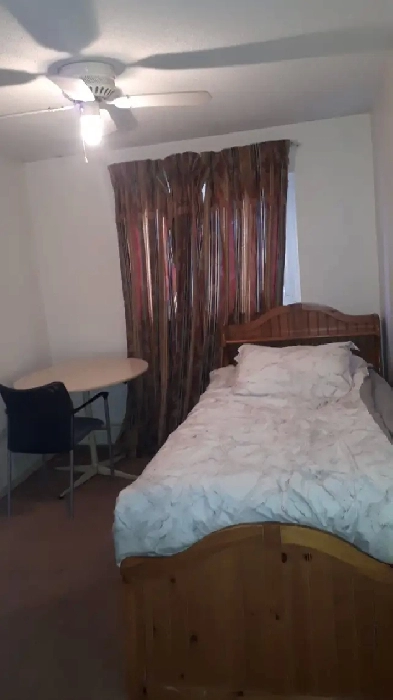 FURNISHED CLEAN ROOM - SCARBOROUGH $800 AVAILABLE MAY 1ST Image# 1