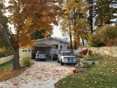 FOR SALE: 2 BED   DEN, 2 BATH in beautiful Creston B.C. Image# 2