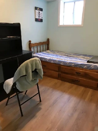 Near York University Subway Station, Clean House Image# 1