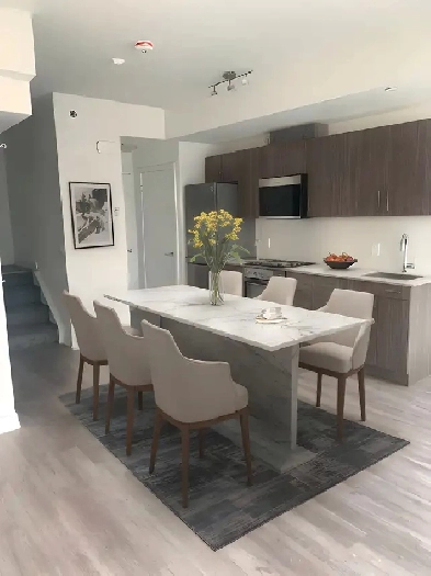 2 Bed 1.5 Bath Condo in North York Image# 6