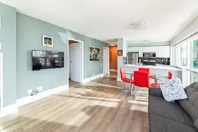 All-Inclusive Luxurious Huge One-Bedroom Suite at Harborfront Image# 9