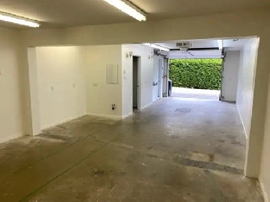 Garage à louer pour entreposage meubles (mai à fin septembre) Image# 1