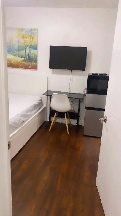 Privet bathroom master bedroom Image# 1