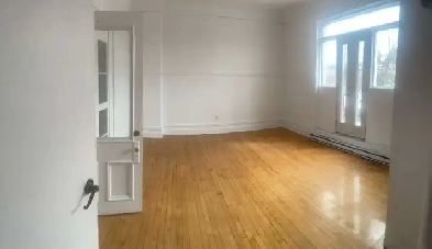Room for rent / Chambre à Louer Berri-UQAM Image# 5