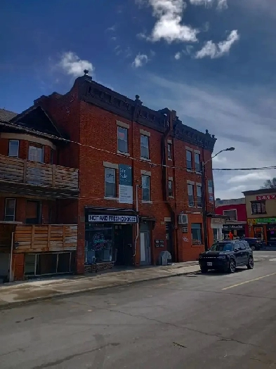 1 br apartment for rent Image# 1