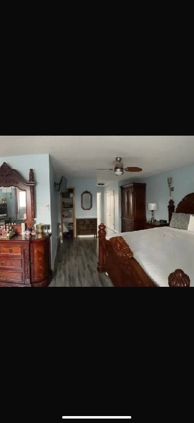 Master Bedroom for rent Image# 1