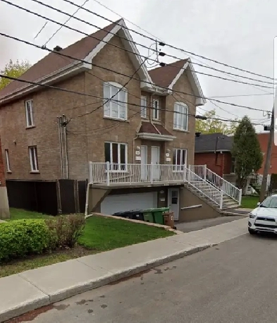 3.5 à Saint-Laurent près Gare Montpellier, station métro Image# 1