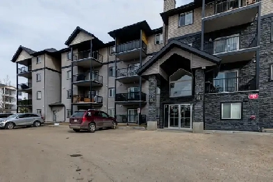 2 bed, 2 bath,   den and storage room $275,000 Image# 1