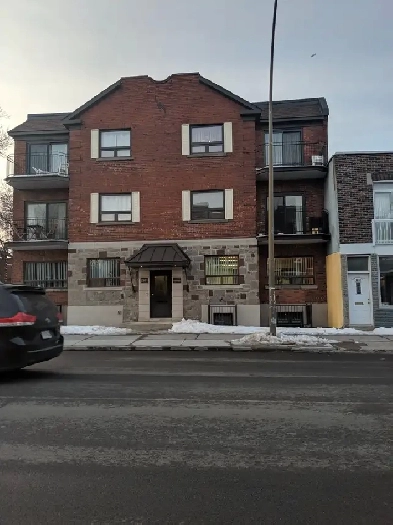 Grand 3 ½ Style CONDO Inclus  5 Électro, METRO IBERVILLE Image# 1