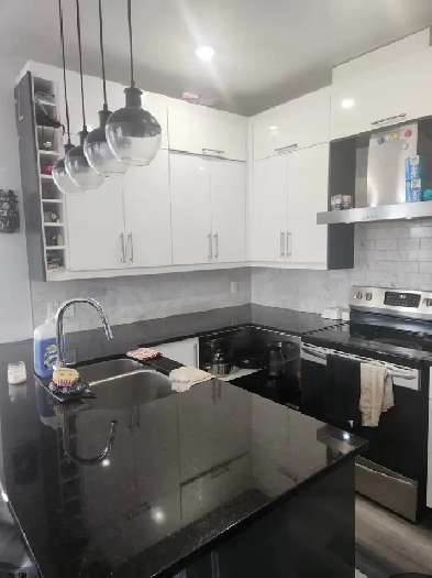 5½ 2 bathrooms Image# 8