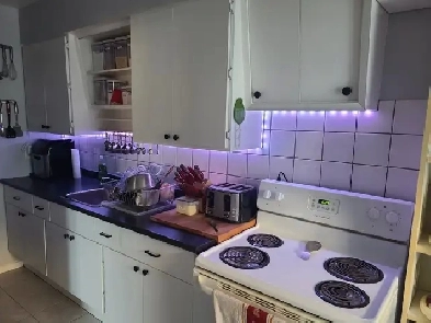 BEAUTIFUL 2 BEDROOM APT. - HEAT INCLUDED -  APRIL 15 OR MAY 1 Image# 1