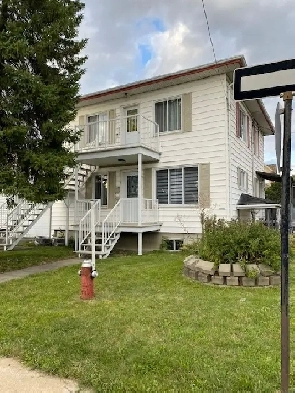 4 1/2 à Laval, près du Métro Cartier et boul. des Laurentides Image# 1