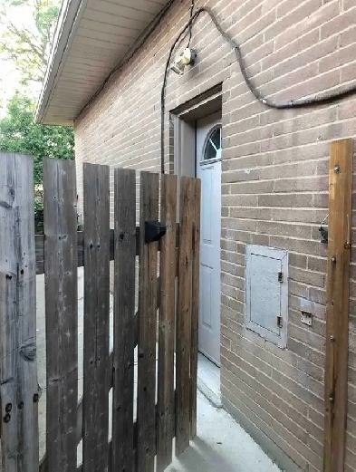 Basement Unit With 3 Bedroom For Rent Image# 1