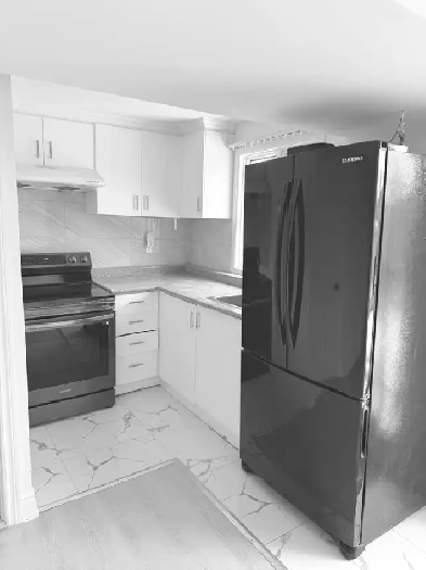 Bright Bachelor Basement Apartment – Walk-Out & In-Suite Laundry Image# 9