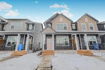 Pet friendly brand new 3bedroom, 2.5 bath   tech space & bonus r Image# 23