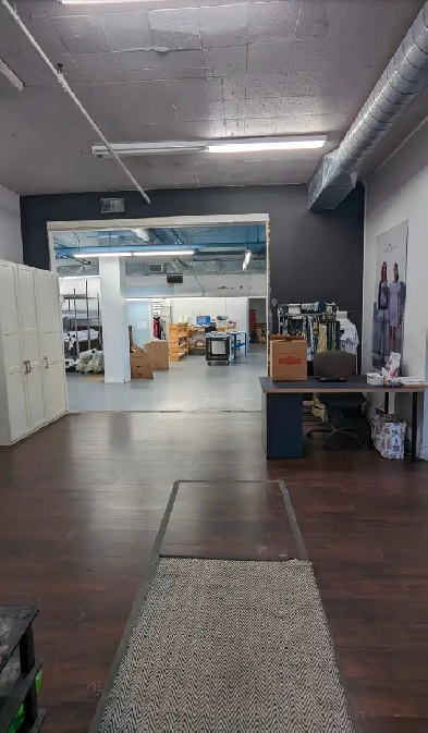 Commercial/ warehouse space -2000 sq/ft - chabanel- available! Image# 1