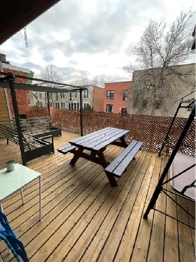 Colocation 3 chambres et 1 salle de bain - Lionel Groulx Image# 1