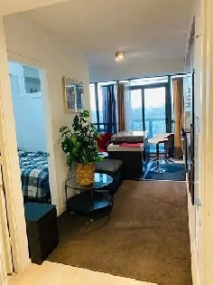 LUXURY JUNIOR 1-BED DEN BLOOR@TED ROGERS WAY Image# 2