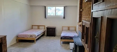 bright large room for rent Image# 7