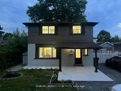 3 Bedrooms 2.5 Bathrooms Detached House Image# 1