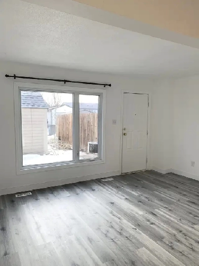 Close to U of M – Furnished, Friendly, and Move-In Ready Image# 4