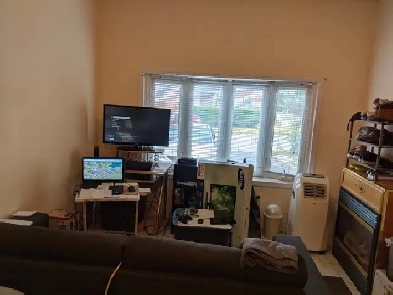 Room with Separate Entrance with one Parking Image# 4