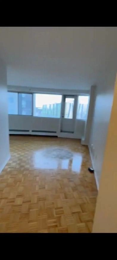 Charming Studio Apartment Downtown Montreal Image# 2