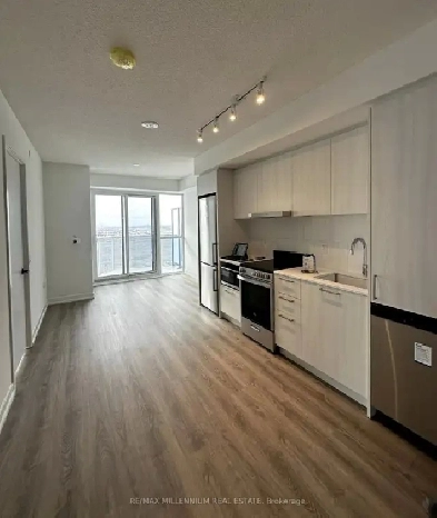 2 Bedroom, 2 Bathroom in Vaughan! Image# 8