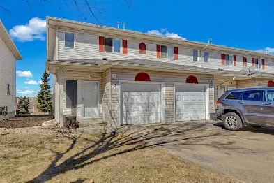End Unit Townhouse in Canon Ridge For Sale or Trade Image# 7