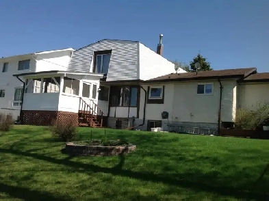 room rent to female students close to U of M  $600 for 2 /$550 Image# 2