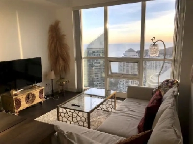 1 bedroom beautiful Condo w/ Lake Views Image# 2