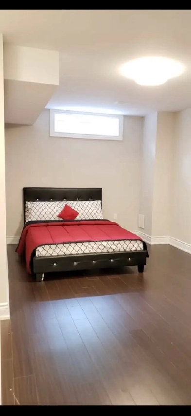 2 bedroom basement apartment w/ separate entrance Image# 4