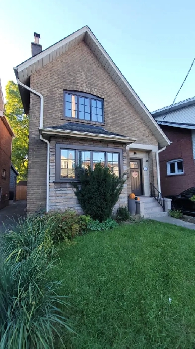 Bright and welcoming, renovated furnished basement apartment Image# 2