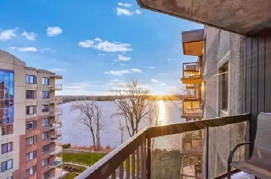 Luxury Waterfront Condo Stunning Views Image# 6