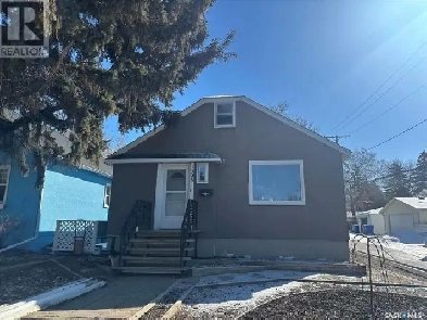 Huge Opportunity for a 3Bdrm Home in the Heart of Cathedral! Image# 2