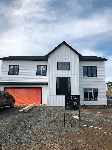 NEW CONSTRUCTION  SPLIT ENTRY-PICK FLOORING, LIGHTS, PAINT Image# 5