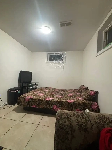 Private furnished Brampton room Opp Sheridian 1-May Image# 1